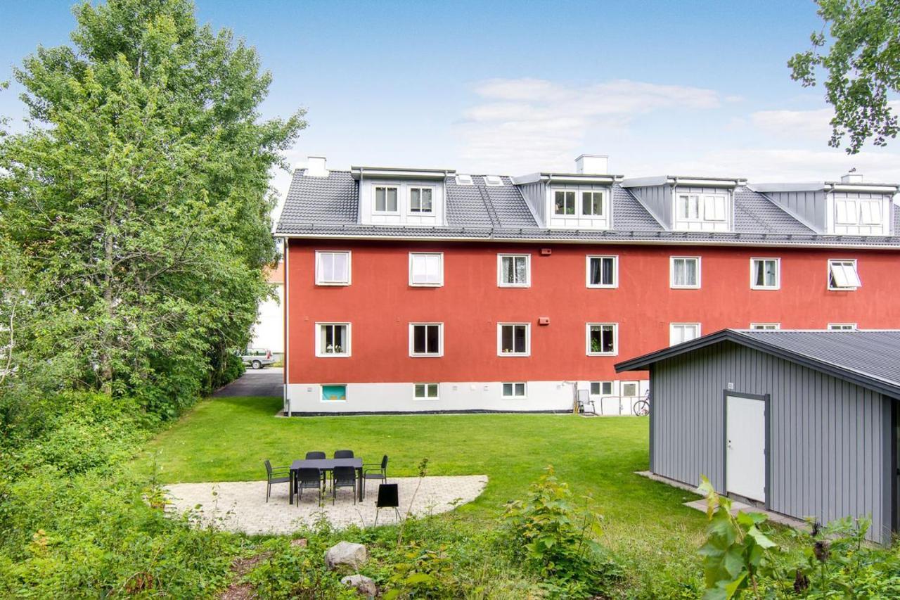 1 Rums-Laegenheter, Gangavstand Till Stroemstads Centrum Exterior foto